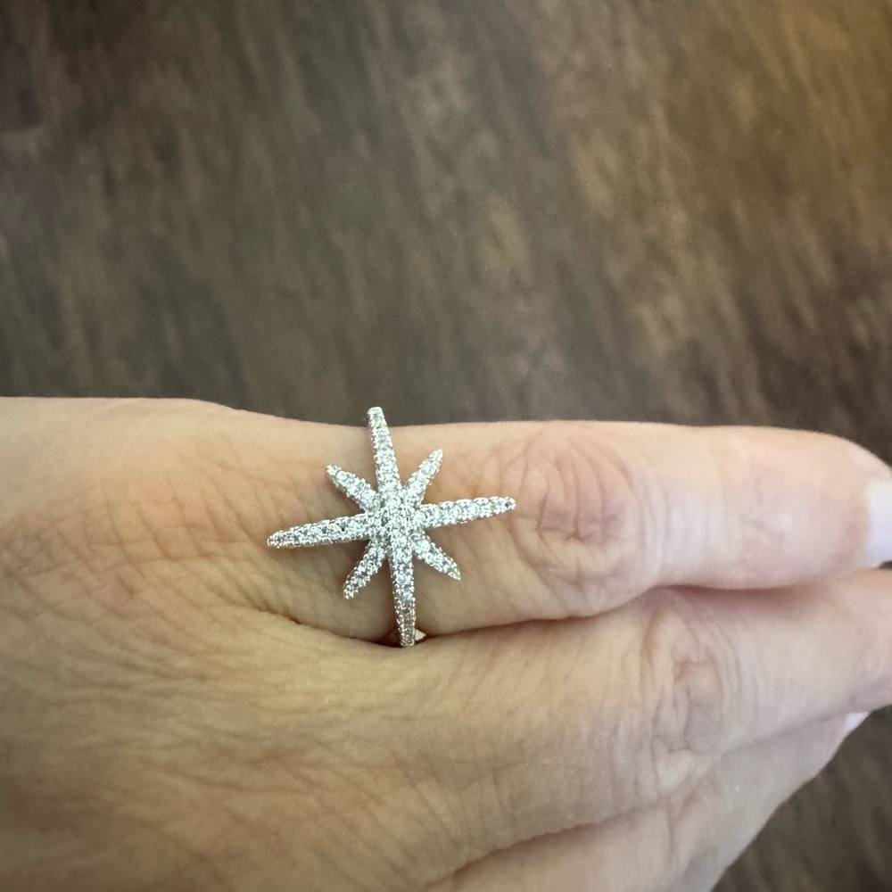 Beautiful Ring Size 6 - image 2